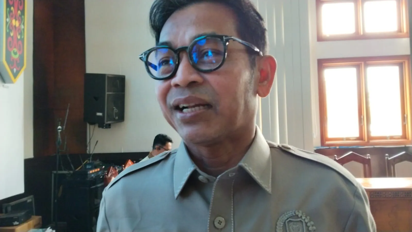 Pansus Raperda Konflik Mandek: Pemprov Datang Tanpa DIM