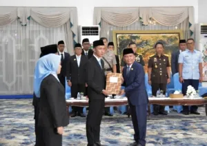 Gubernur Agustiar Kocok Ulang Eselon II, Delapan Jabatan Strategis Berganti Pimpinan