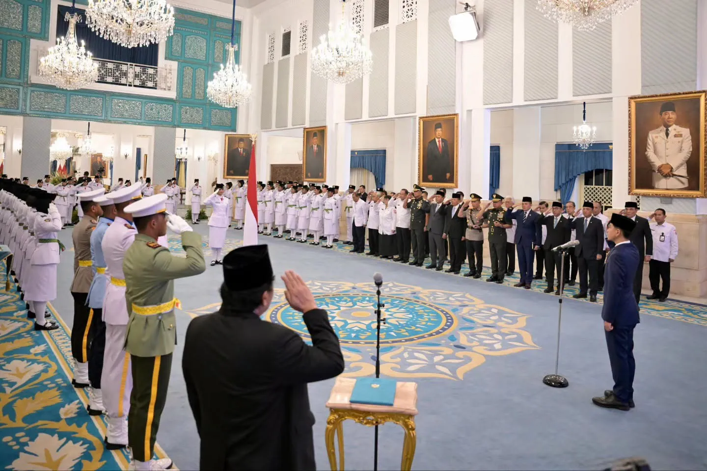 Gibran Kukuhkan 76 Paskibraka Nasional 2026