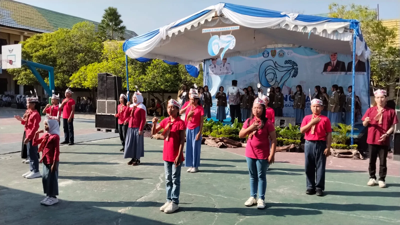 Tarian Bahasa Isyarat Tampil Istimewa di Perayaan HUT Ke-67 SMAN 1 Palangka Raya