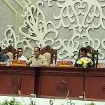 Ketua DPRD Kalteng Terima Raperda APBD Perubahan 2026